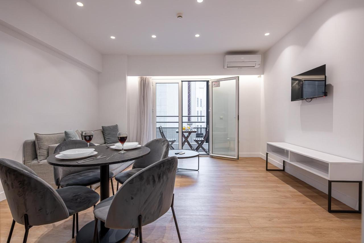 Kriel Suites By Liv Homes Атина Екстериор снимка