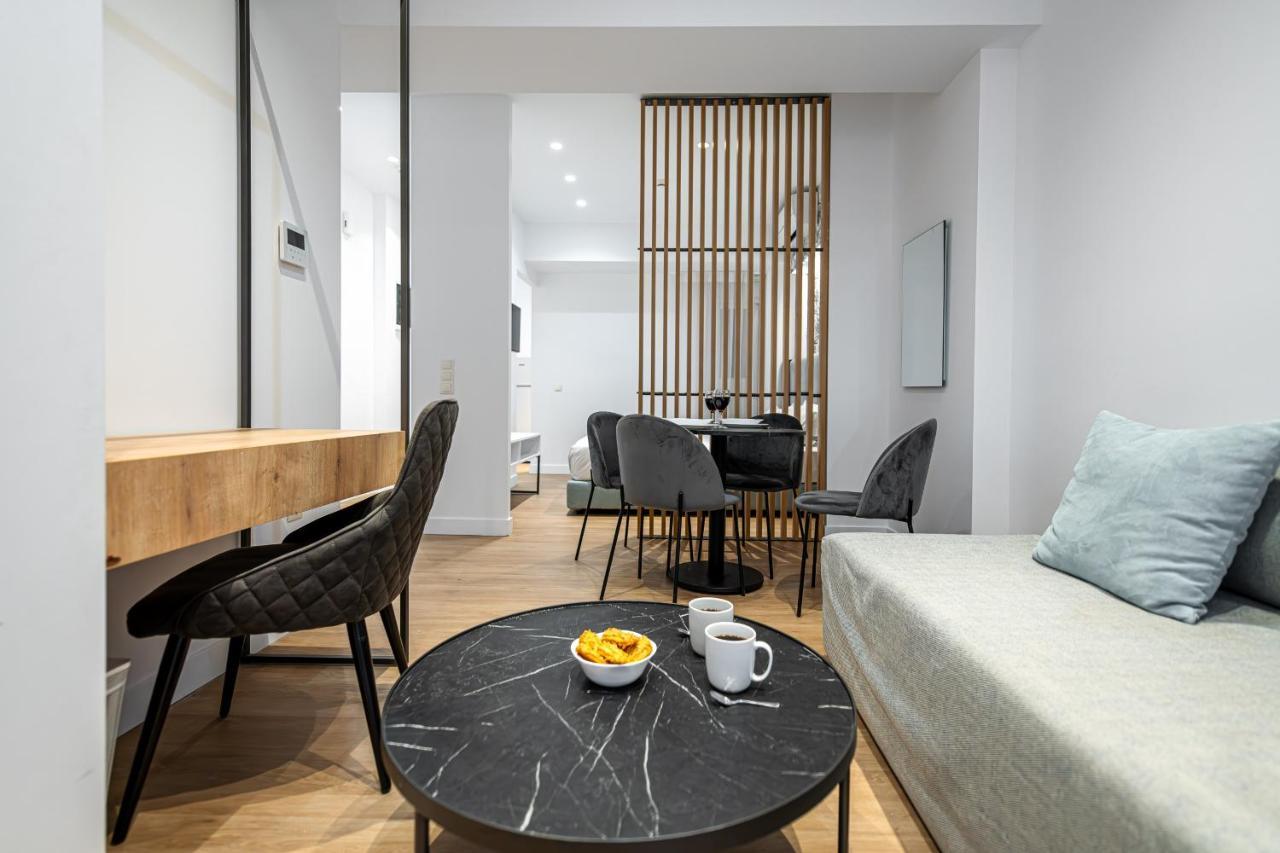 Kriel Suites By Liv Homes Атина Екстериор снимка