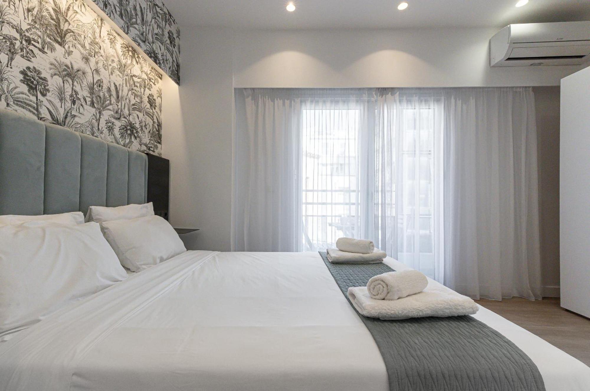 Kriel Suites By Liv Homes Атина Екстериор снимка